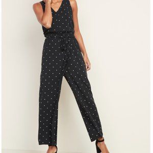 Sleeveless Tie-Belt Jumpsuit for Women Black & White Polka Dot (Never worn)